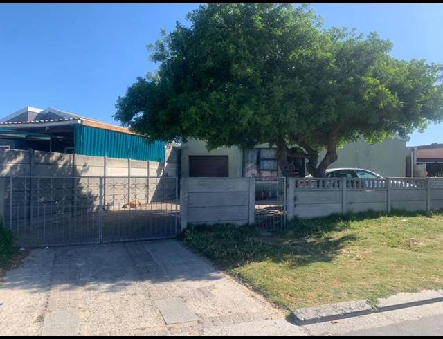 4 BEDROOM HOUSE FOR SALE IN BEVERLY PARK